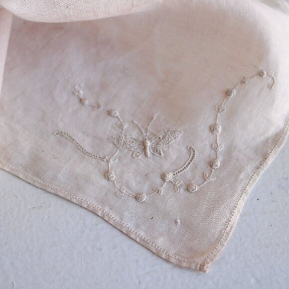 Vintage 1930s Handkerchief, Hand Plant Dyed Vintage Hankie in Mottled Dusty Pink - Picture 7 of 10